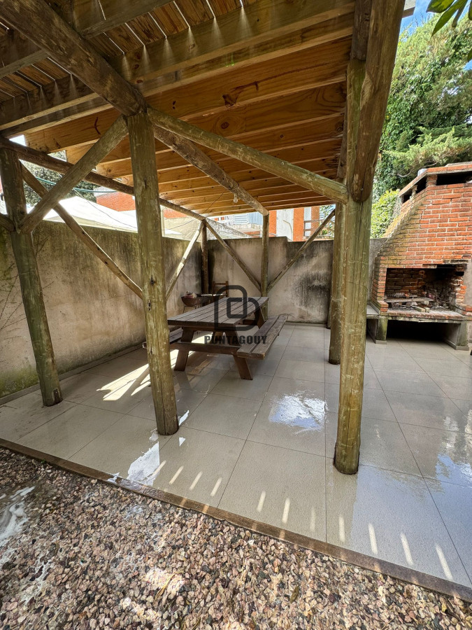Casa ID.1525 - Casa vacacional parada 15 Playa Mansa de 3 dorm 2 baño + loft con baño al fondo