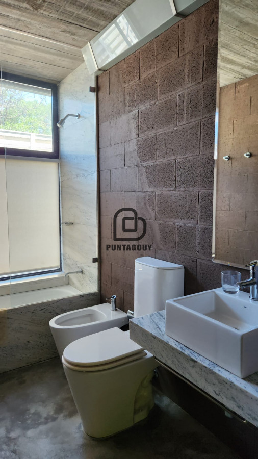 Casa ID.1622 - Casa con vista al mar en La Barra de 4 dorm en suite - en exclusiva
