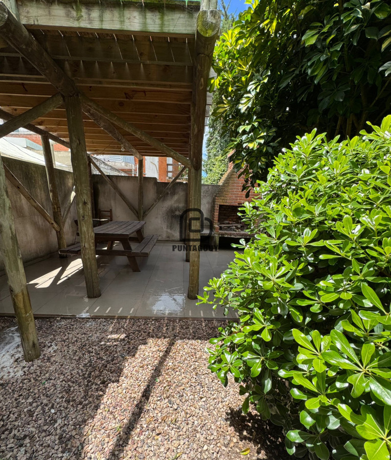 Casa ID.1525 - Casa vacacional parada 15 Playa Mansa de 3 dorm 2 baño + loft con baño al fondo