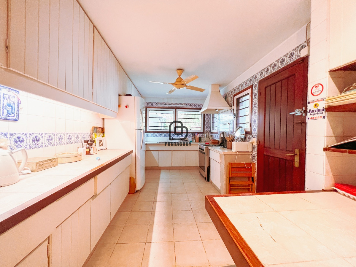 Casa ID.1528 - Casa 7 dorm 7 baños en venta 