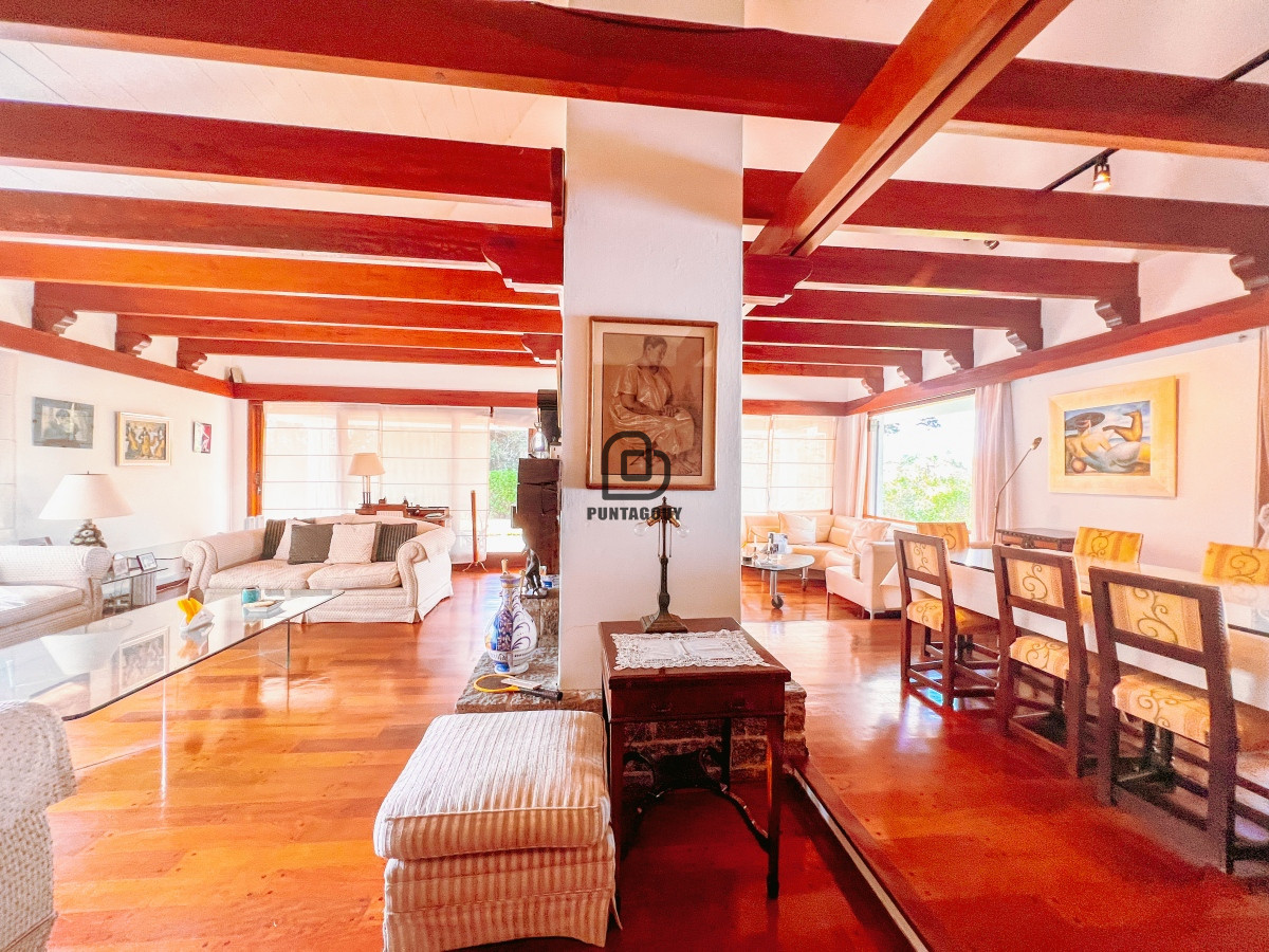 Casa ID.1528 - Casa 7 dorm 7 baños en venta 