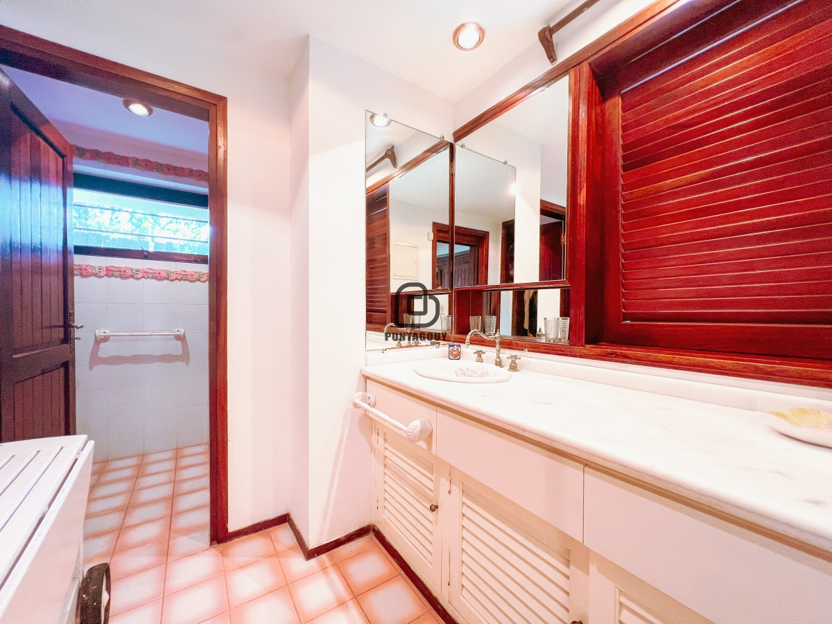 Casa ID.1528 - Casa 7 dorm 7 baños en venta 