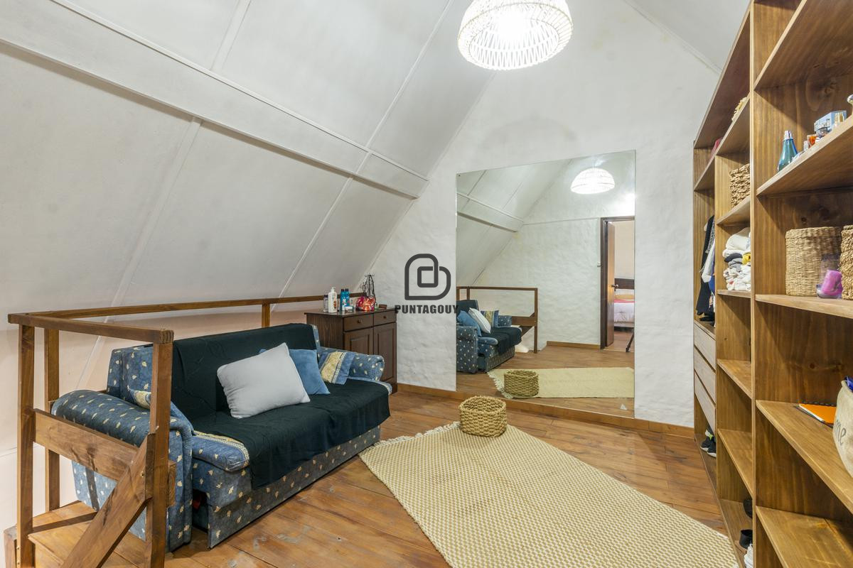 Casa ID.1522 - Casa en Pinares con piscina en venta en zona Pinares