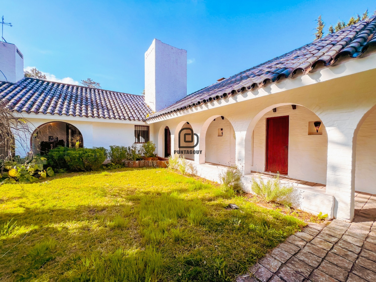 Casa ID.1528 - Casa 7 dorm 7 baños en venta 