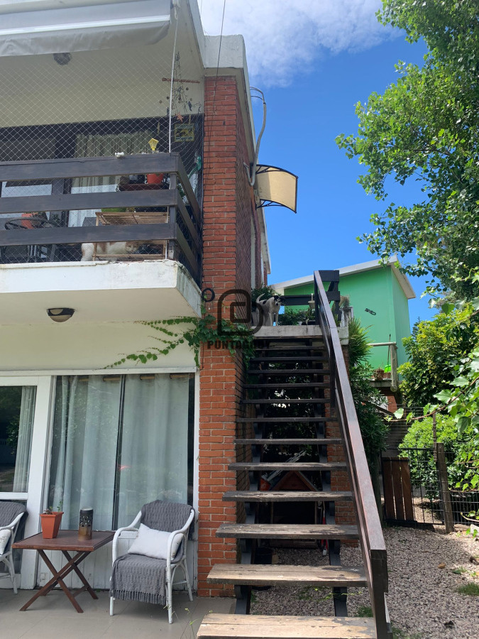 Casa ID.1525 - Casa vacacional parada 15 Playa Mansa de 3 dorm 2 baño + loft con baño al fondo