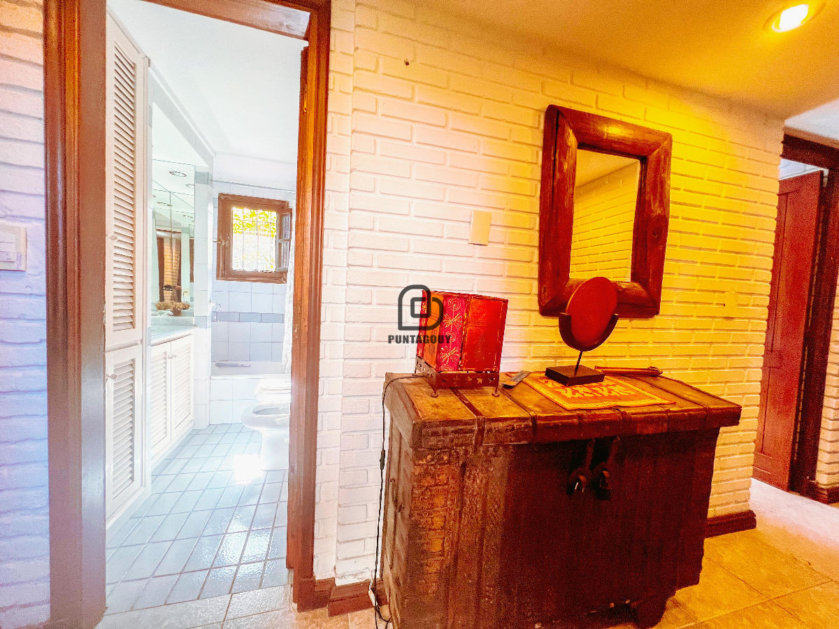 Casa ID.1545 - Casa Champagne 4 dorm 4 baños 