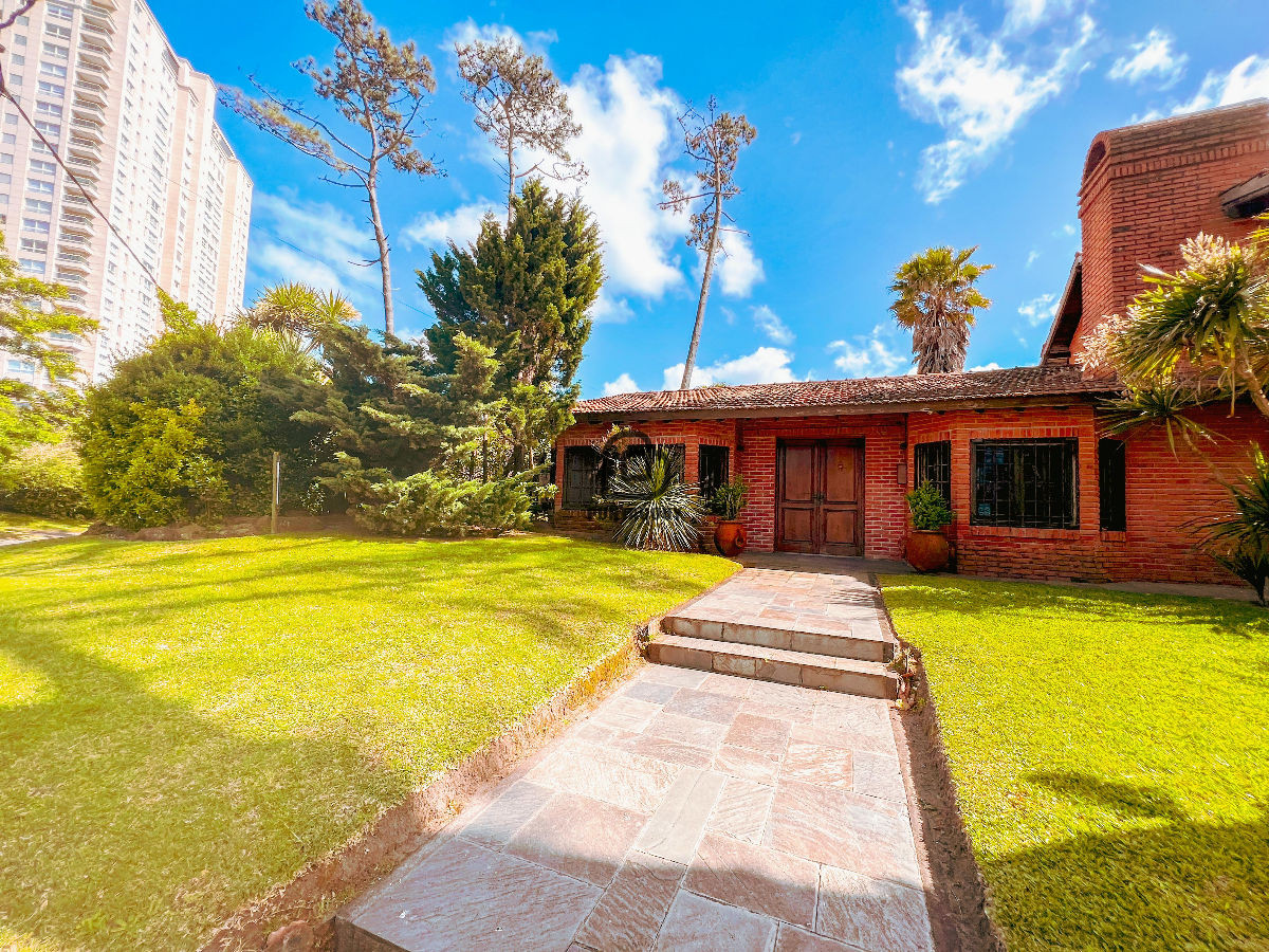 Casa ID.1545 - Casa Champagne 4 dorm 4 baños 