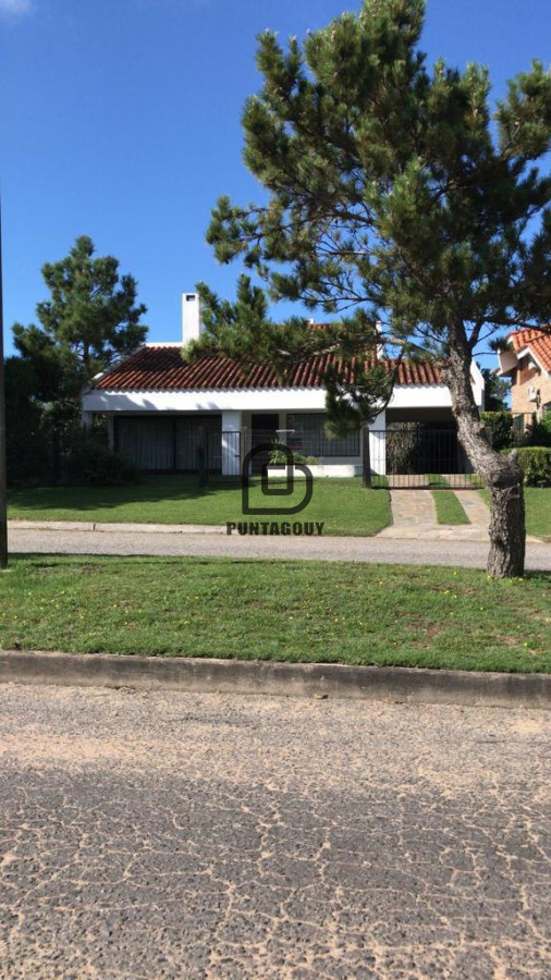 Casa ID.1531 - Casa Raguya 4 dorm 3 baños