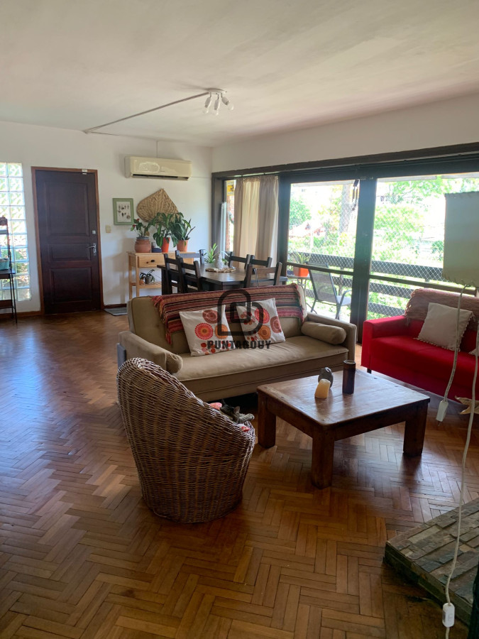 Casa ID.1525 - Casa vacacional parada 15 Playa Mansa de 3 dorm 2 baño + loft con baño al fondo