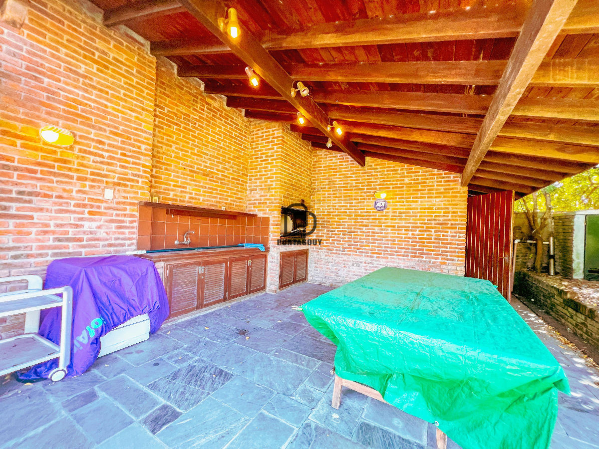 Casa ID.1545 - Casa Champagne 4 dorm 4 baños 