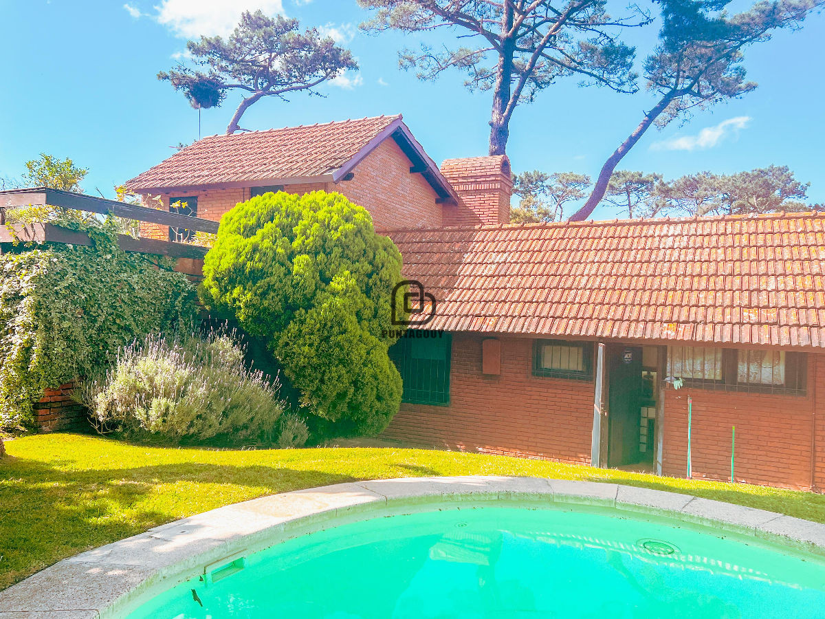 Casa ID.1545 - Casa Champagne 4 dorm 4 baños 