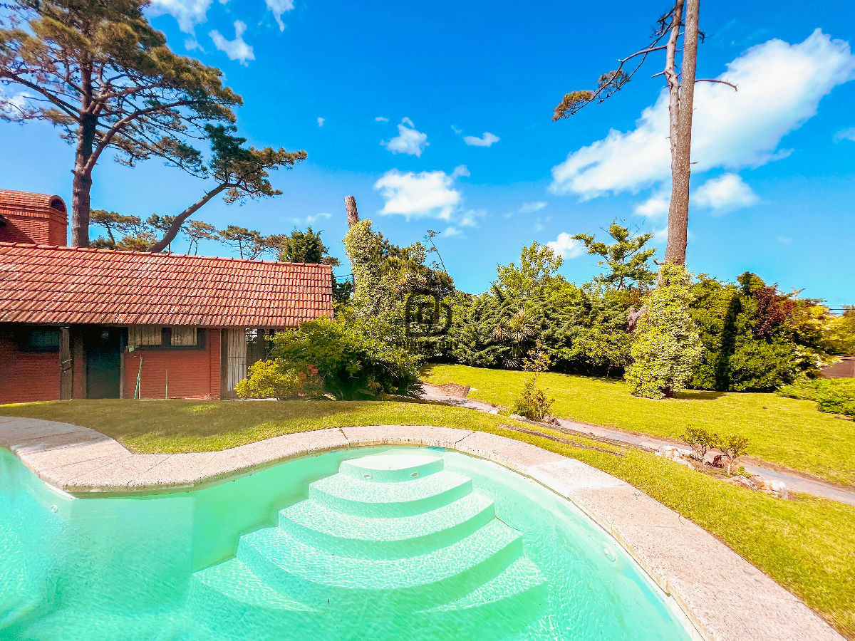 Casa ID.1545 - Casa Champagne 4 dorm 4 baños 
