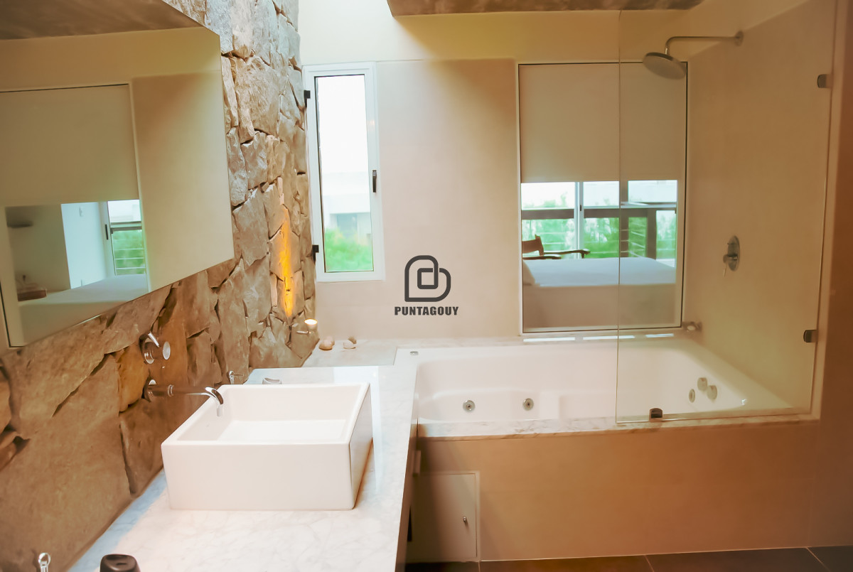 Casa ID.1484 - Casa Punta Alta 5 dorm 6 baños en venta