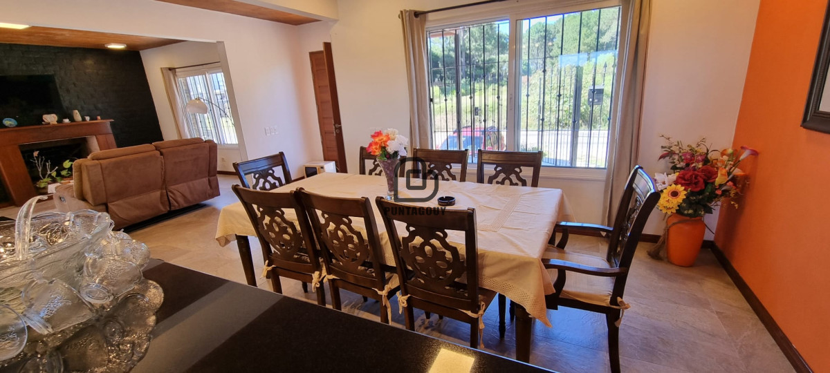 Casa ID.1624 - Casa de 2 dormitorios , jardin y parrillero en alquiler 