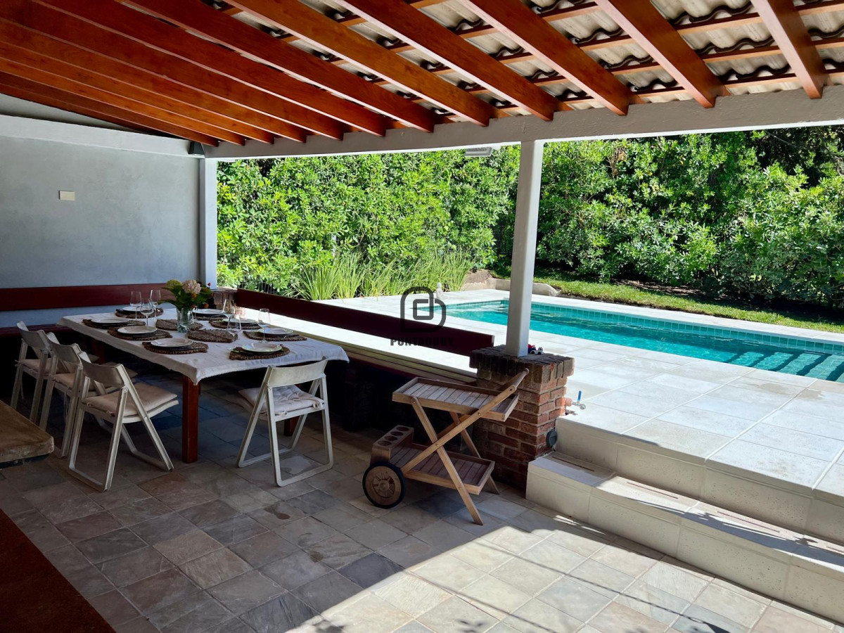 Casa ID.1609 - Casa para periodo vacacional quincenal en parada 13 brava.