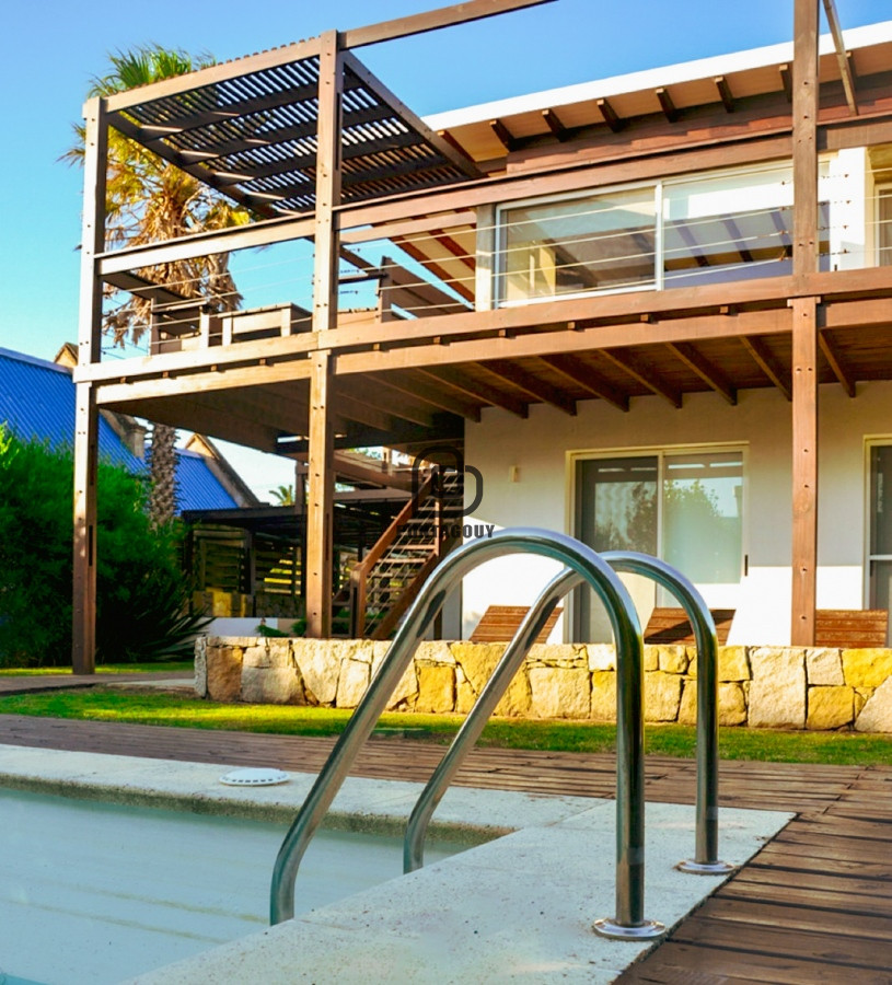 Casa ID.1484 - Casa Punta Alta 5 dorm 6 baños en venta