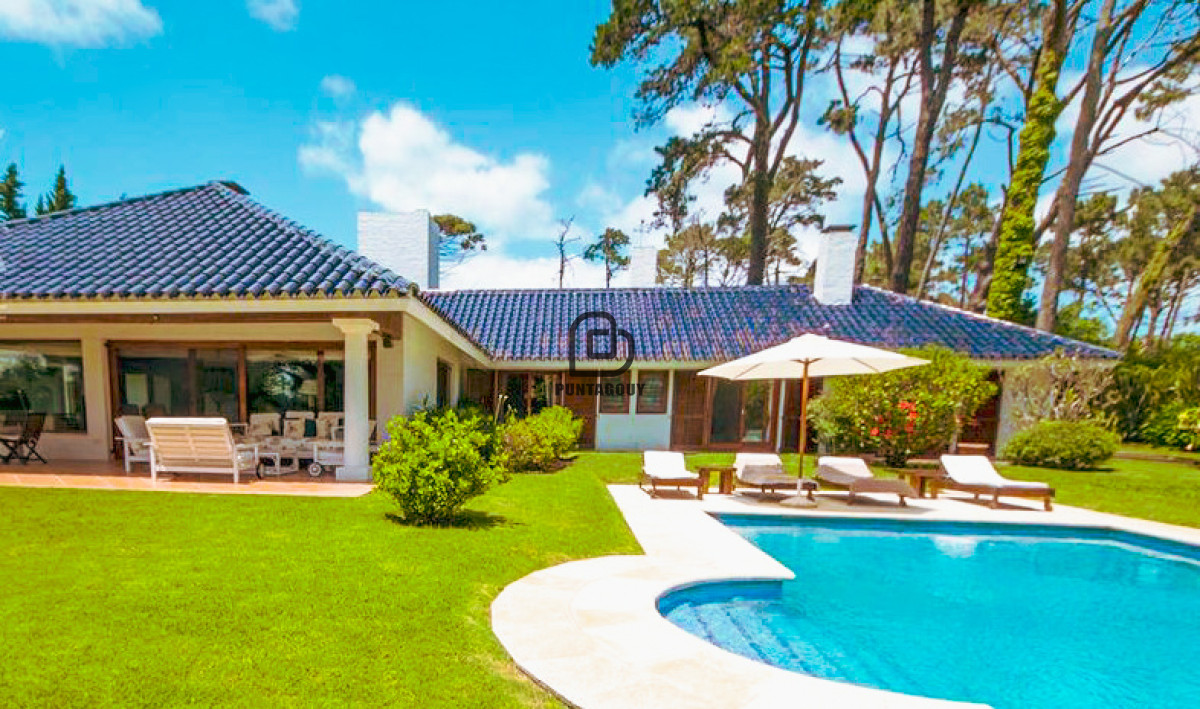 Casa ID.1528 - Casa 7 dorm 7 baños en venta 