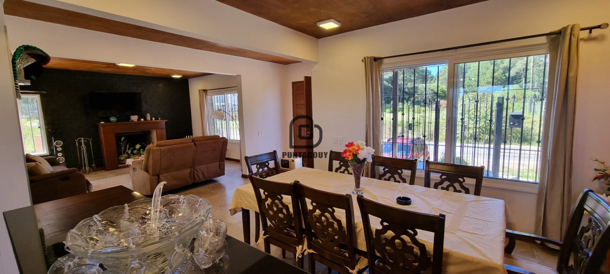 Casa ID.1624 - Casa de 2 dormitorios , jardin y parrillero en alquiler 