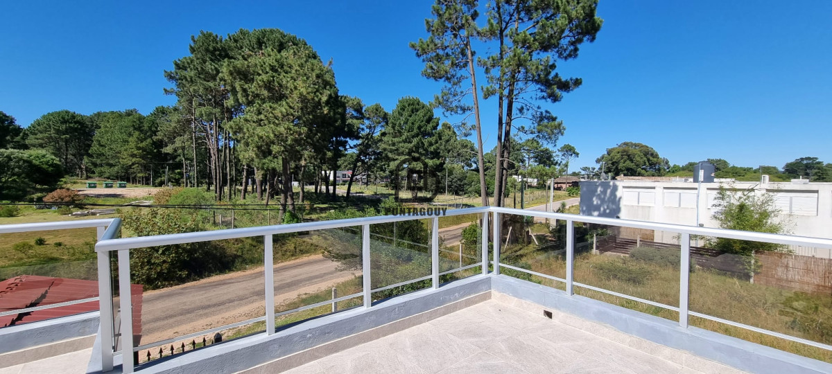 Casa ID.1624 - Casa de 2 dormitorios , jardin y parrillero en alquiler 