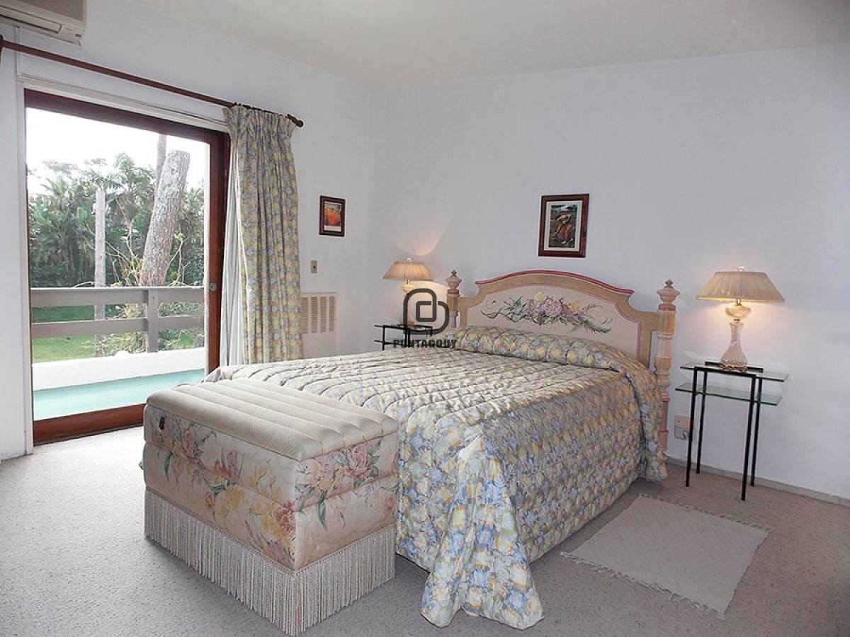 Casa ID.695 - Casa venta y alquiler zona playa Mansa Punta del Este