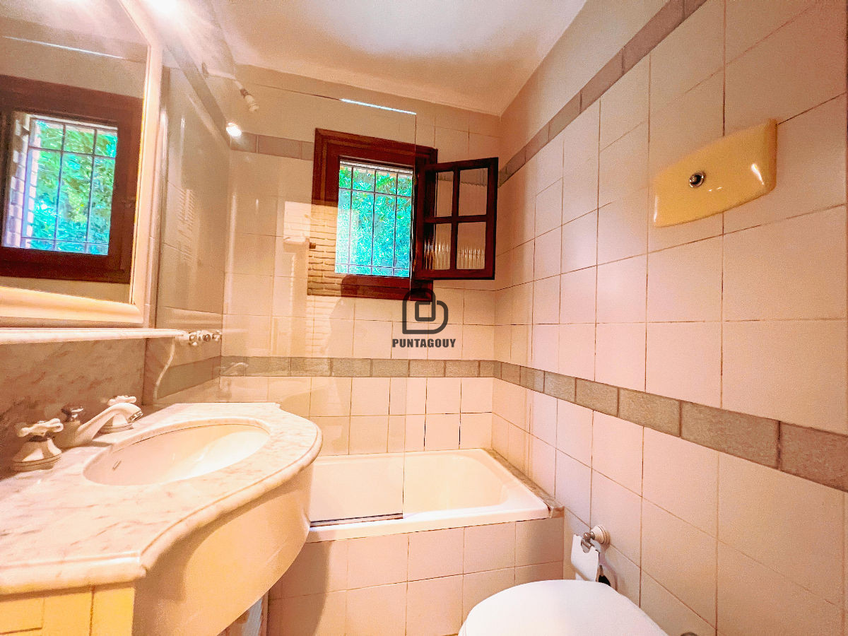 Casa ID.1545 - Casa Champagne 4 dorm 4 baños 