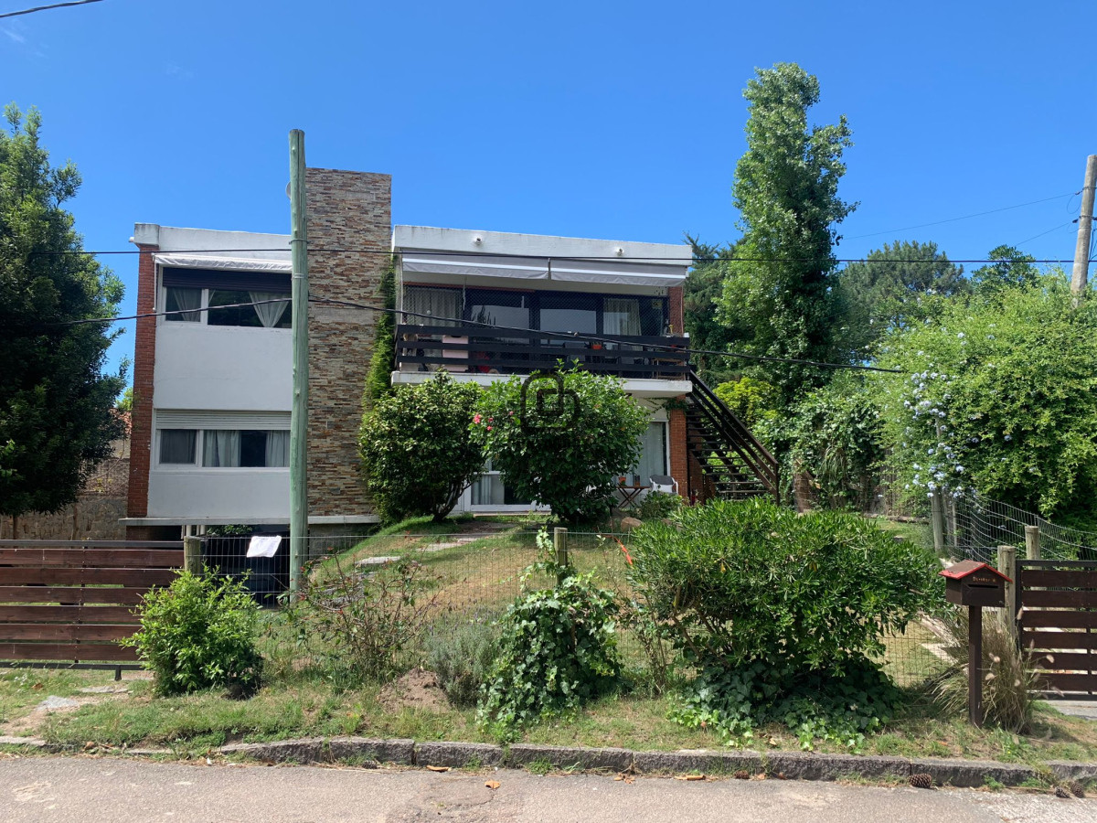 Casa ID.1525 - Casa vacacional parada 15 Playa Mansa de 3 dorm 2 baño + loft con baño al fondo