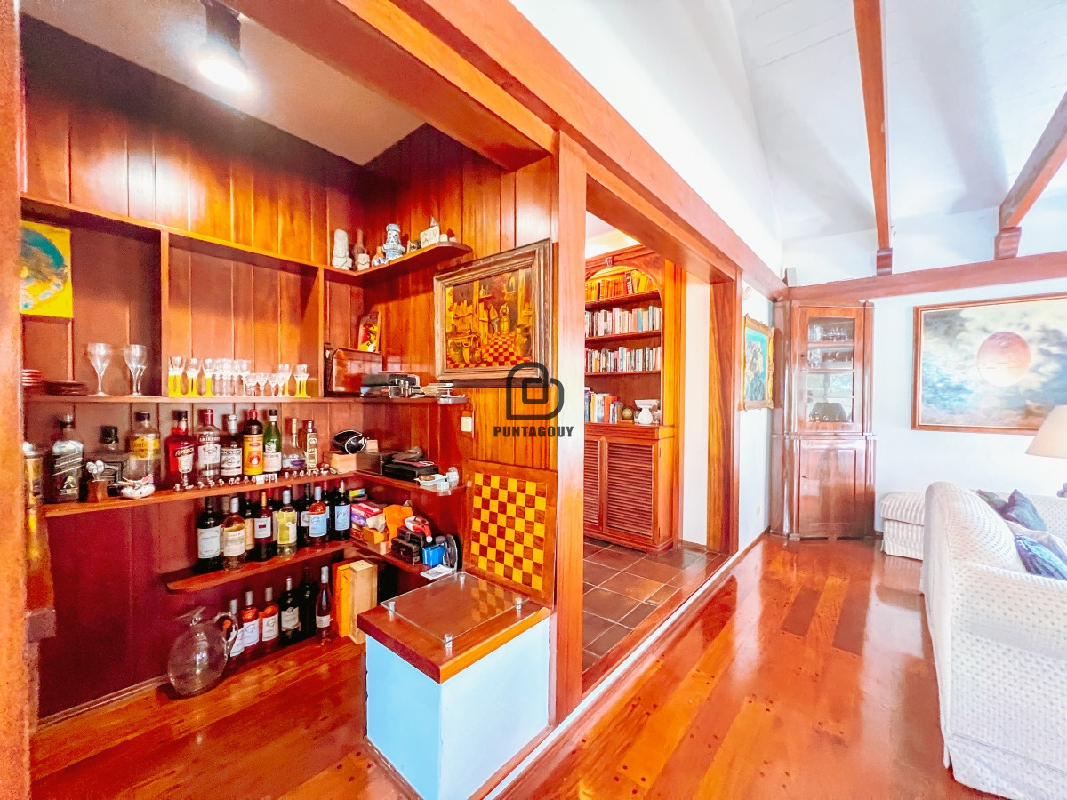 Casa ID.1528 - Casa 7 dorm 7 baños en venta 