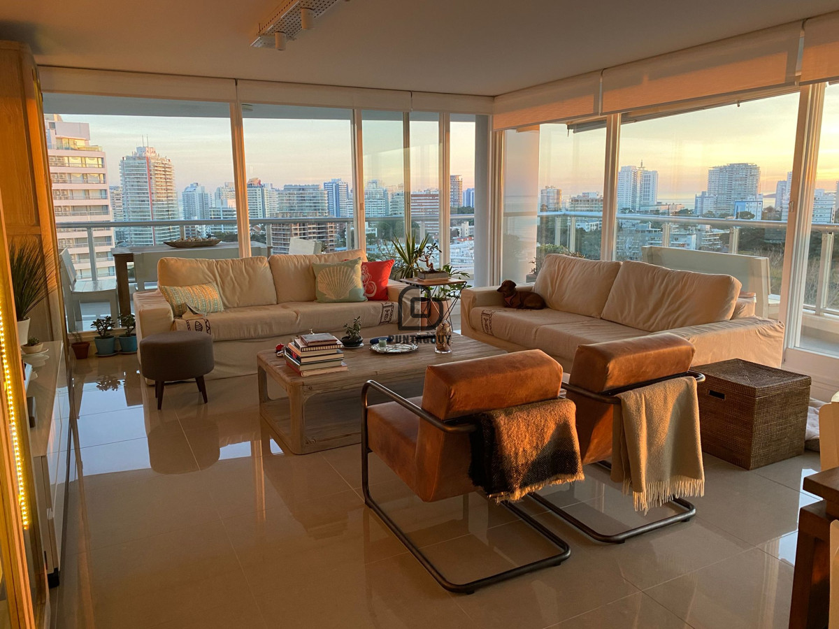 Apartamento ID.27 - Apto en venta en Torre ONE de 3 dorm en suite