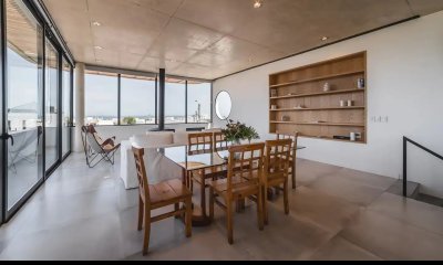 Venta y Alquiler Temporario de Moderna Casa en La Barra con vista al mar