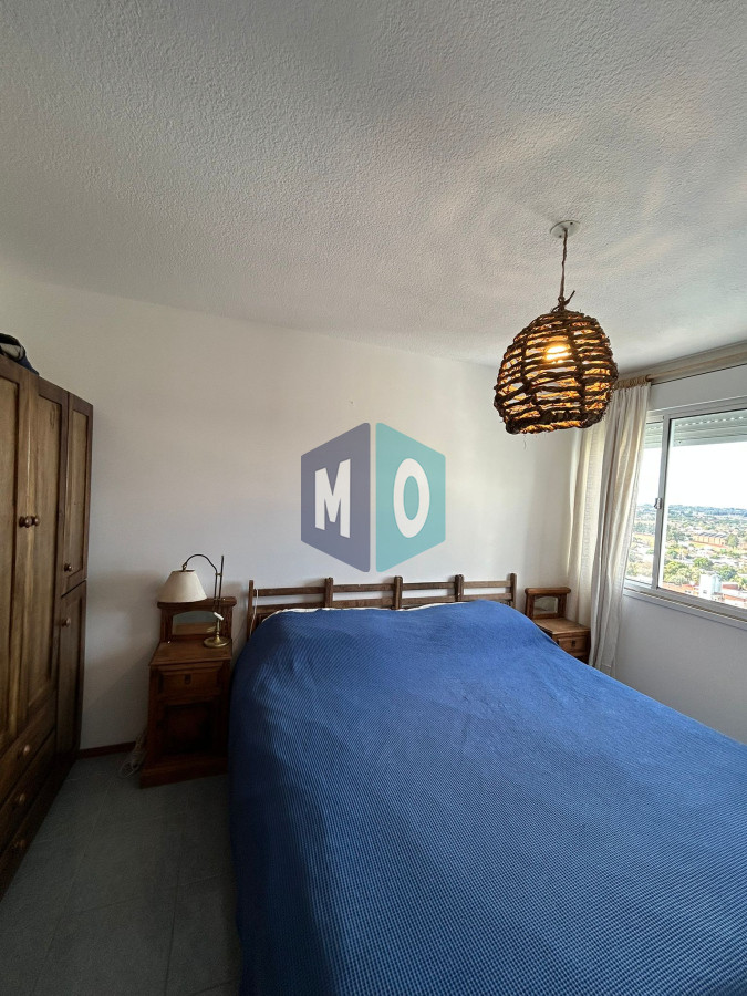 Apartamento ID.1100 - Apartamento de 2 dormitorios Amoblado en Alquiler Anual, zona céntrica de San Carlos