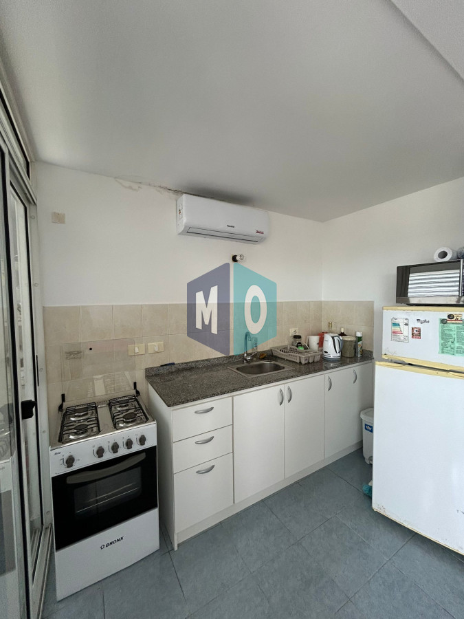 Apartamento ID.1100 - Apartamento de 2 dormitorios Amoblado en Alquiler Anual, zona céntrica de San Carlos