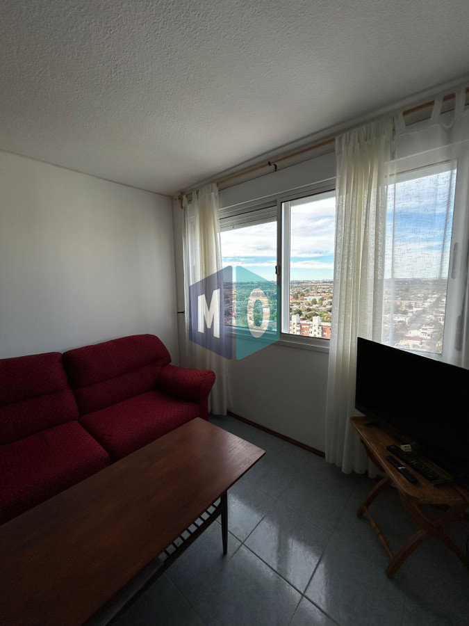 Apartamento ID.1100 - Apartamento de 2 dormitorios Amoblado en Alquiler Anual, zona céntrica de San Carlos