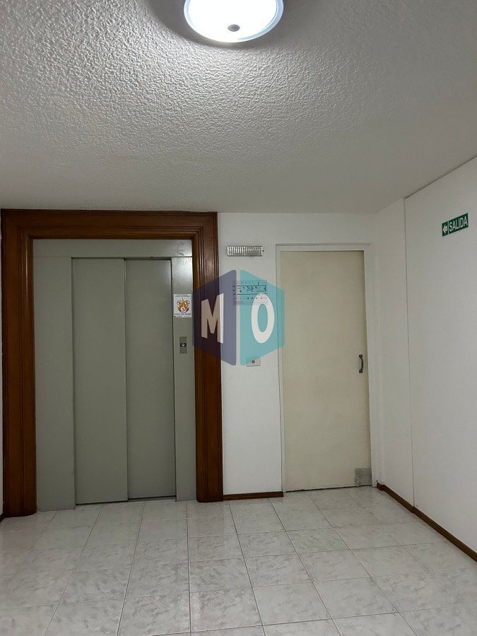 Apartamento ID.1100 - Apartamento de 2 dormitorios Amoblado en Alquiler Anual, zona céntrica de San Carlos