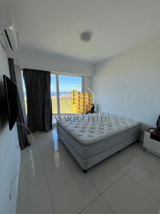 Apartamento ID.208 - Apartamento en Venta de 2 dormitorios en Punta del Este, frente al mar