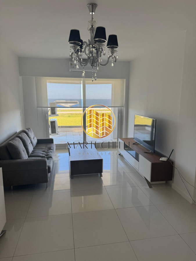 Apartamento ID.208 - Apartamento en Venta de 2 dormitorios en Punta del Este, frente al mar