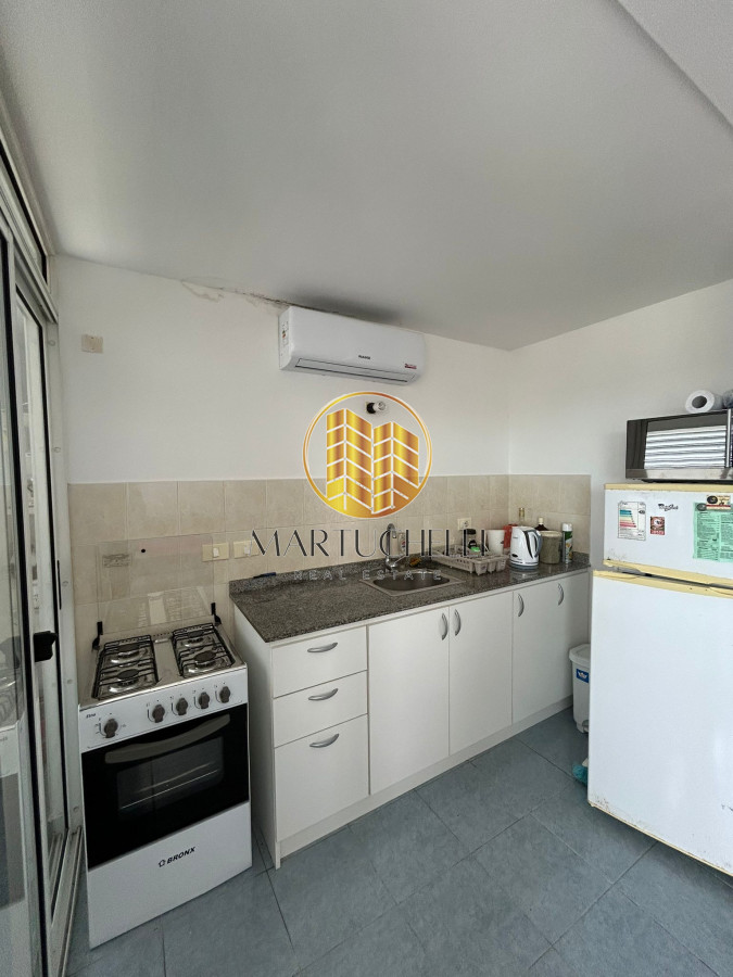 Apartamento ID.105 - Apartamento de 2 dormitorios Amoblado en Alquiler Anual, zona céntrica de San Carlos