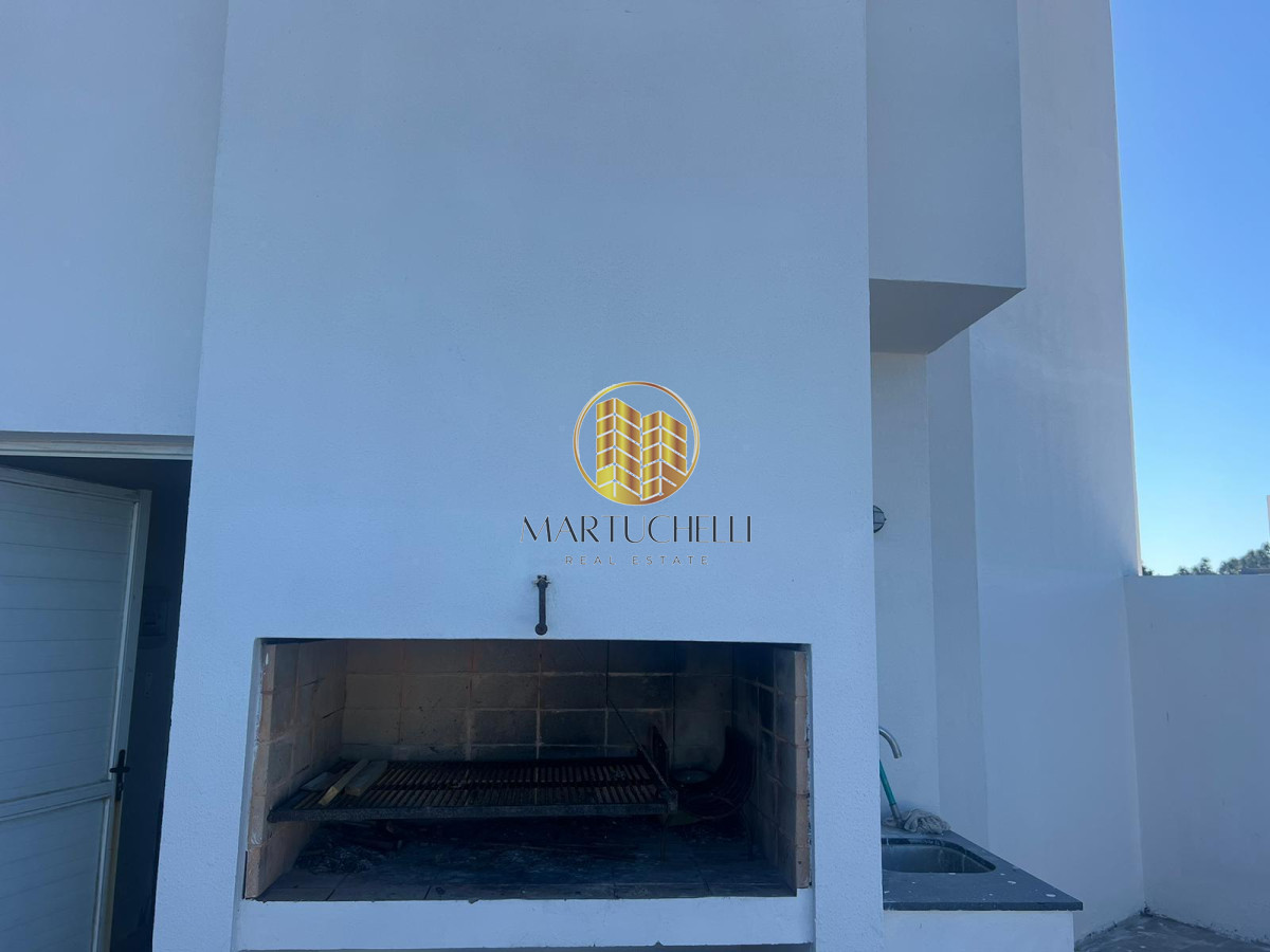 Apartamento ID.131 - Apartamento de 2 dormitorios en Alquiler Anual, Punta del Este, primera línea