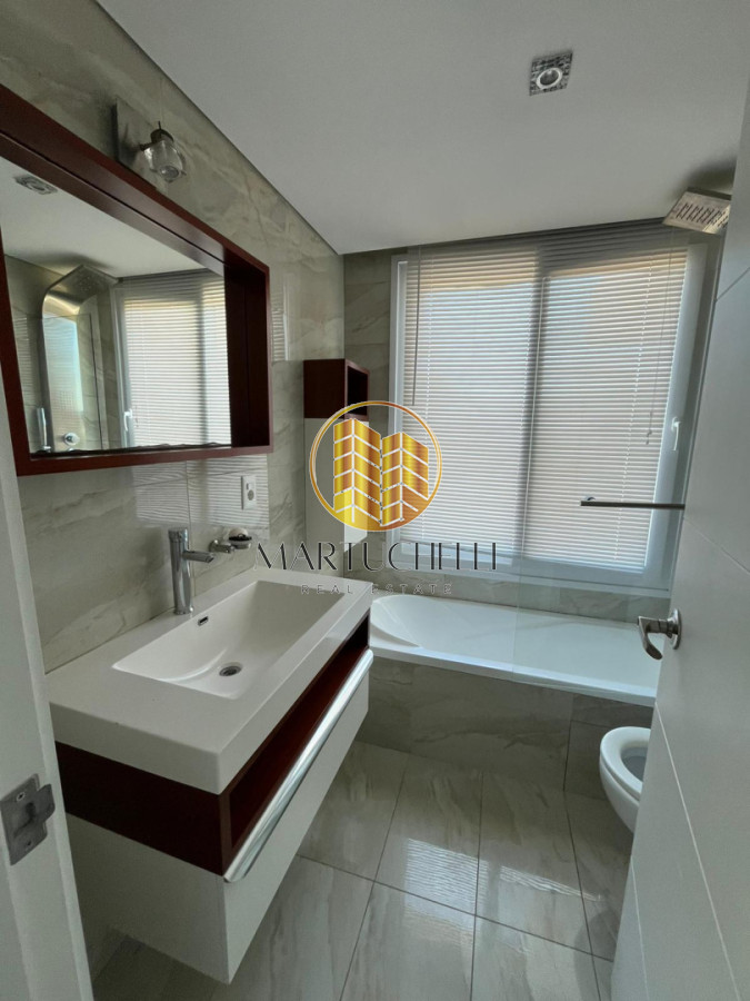 Apartamento ID.208 - Apartamento en Venta de 2 dormitorios en Punta del Este, frente al mar