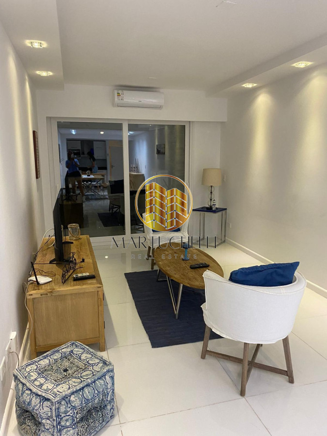 Apartamento ID.131 - Apartamento de 2 dormitorios en Alquiler Anual, Punta del Este, primera línea