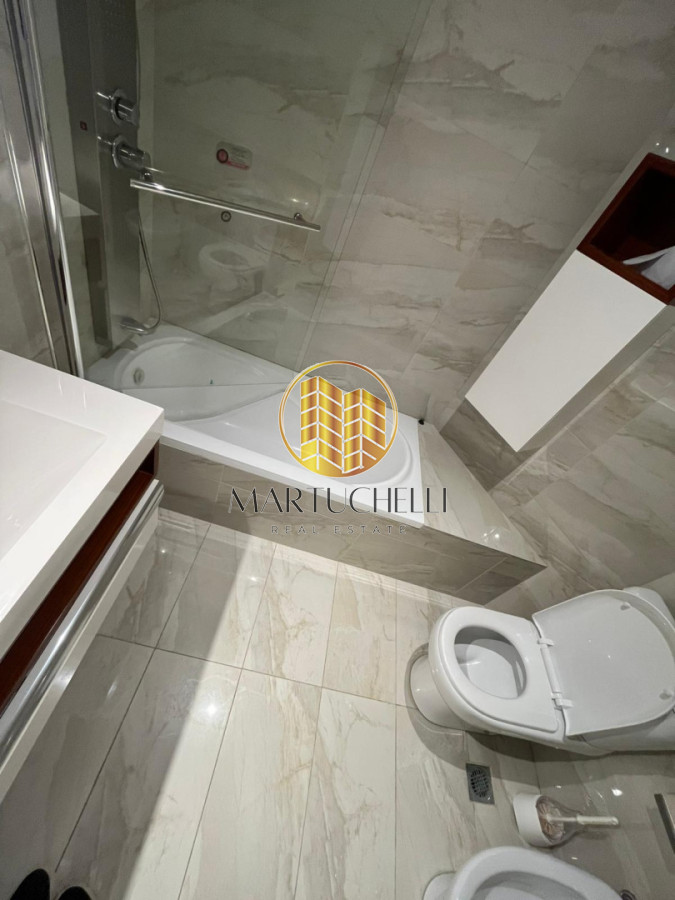 Apartamento ID.208 - Apartamento en Venta de 2 dormitorios en Punta del Este, frente al mar