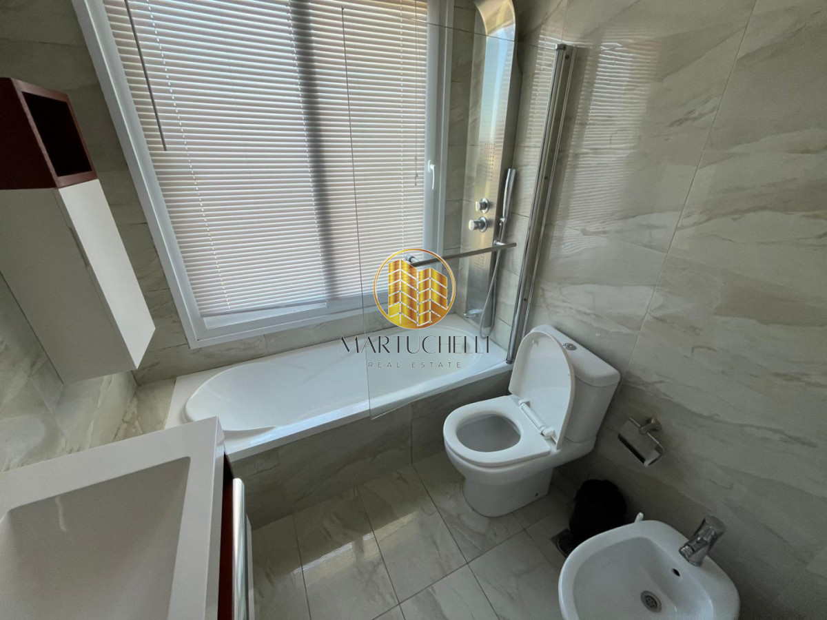 Apartamento ID.208 - Apartamento en Venta de 2 dormitorios en Punta del Este, frente al mar