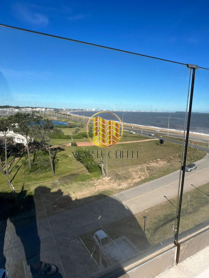 Apartamento ID.131 - Apartamento de 2 dormitorios en Alquiler Anual, Punta del Este, primera línea