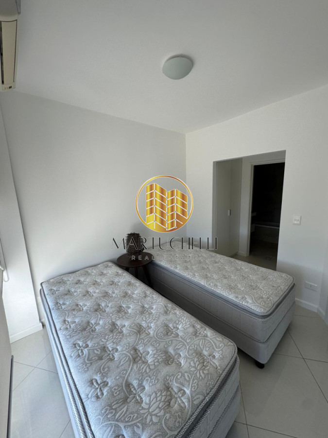 Apartamento ID.208 - Apartamento en Venta de 2 dormitorios en Punta del Este, frente al mar