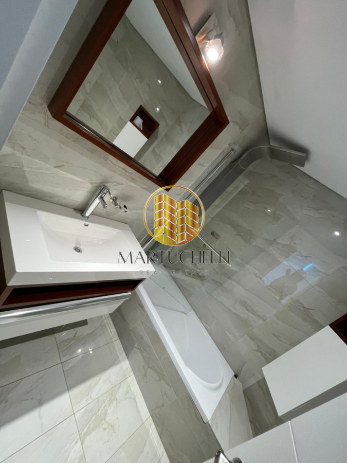 Apartamento ID.208 - Apartamento en Venta de 2 dormitorios en Punta del Este, frente al mar