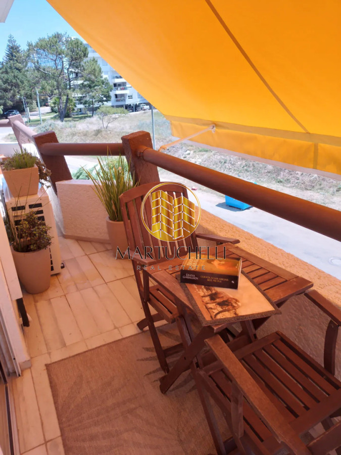 Apartamento ID.194 - Apartamento en Venta, de 1 dormitorio con terraza al frente, Punta del Este