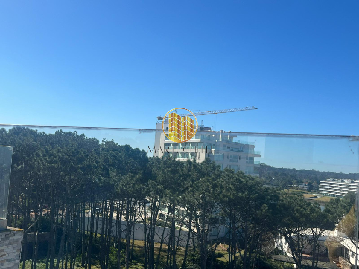 Apartamento ID.131 - Apartamento de 2 dormitorios en Alquiler Anual, Punta del Este, primera línea