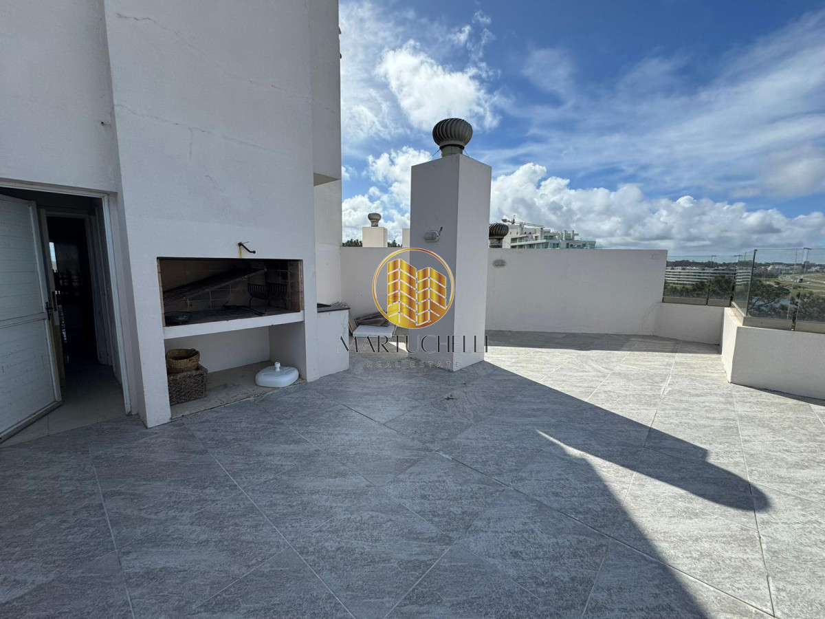 Apartamento ID.131 - Apartamento de 2 dormitorios en Alquiler Anual, Punta del Este, primera línea