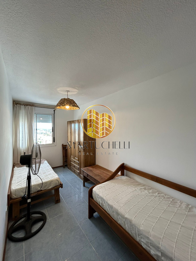 Apartamento ID.105 - Apartamento de 2 dormitorios Amoblado en Alquiler Anual, zona céntrica de San Carlos