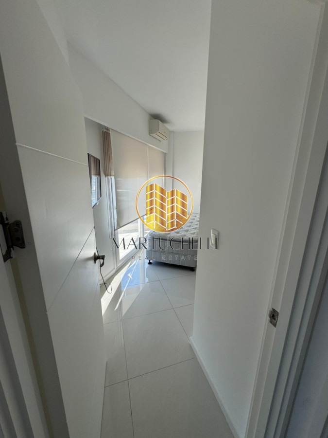 Apartamento ID.208 - Apartamento en Venta de 2 dormitorios en Punta del Este, frente al mar