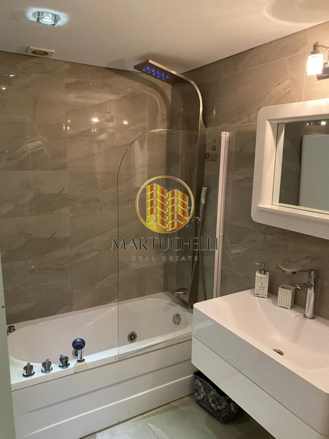 Apartamento ID.131 - Apartamento de 2 dormitorios en Alquiler Anual, Punta del Este, primera línea